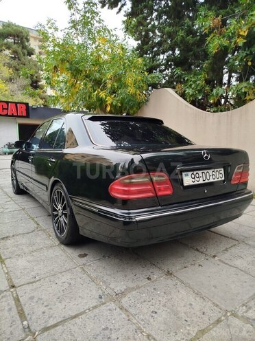 Mercedes E 240 2000, 324,300 km - 2.6 л - Bakı