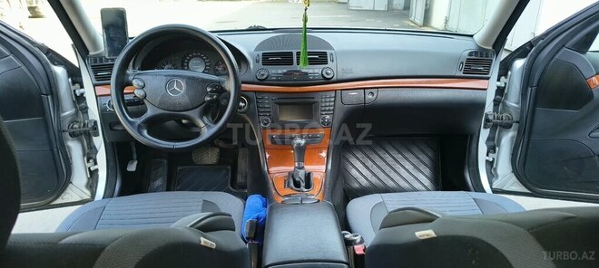 Mercedes E 220 2009, 260,000 km - 2.2 l - Bakı
