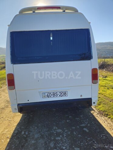 Mercedes 208 D 1993, 250,000 km - 2.9 l - Quba