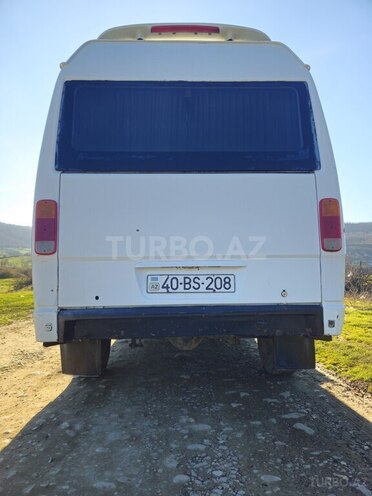 Mercedes 208 D 1993, 250,000 km - 2.9 l - Quba