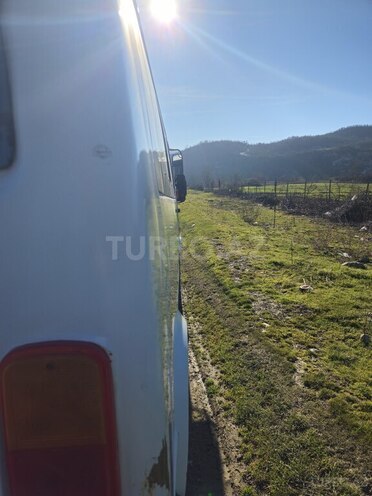 Mercedes 208 D 1993, 250,000 km - 2.9 l - Quba