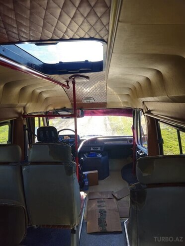 Mercedes 208 D 1993, 250,000 km - 2.9 l - Quba