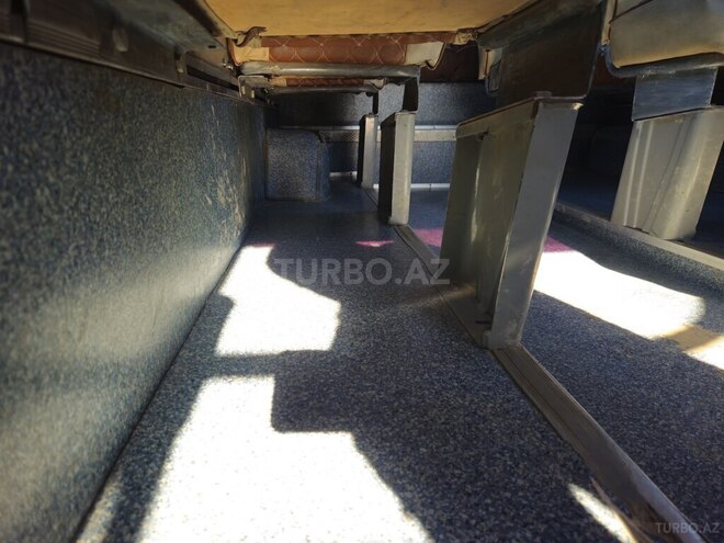 Mercedes 208 D 1993, 250,000 km - 2.9 l - Quba