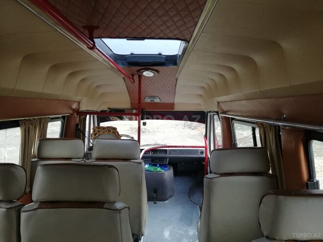 Mercedes 208 D 1993, 250,000 km - 2.9 l - Quba