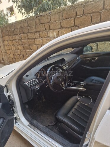 Mercedes E 250 4MATIC 2015, 234,000 km - 2.1 l - Bakı