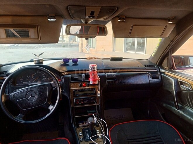 Mercedes E 250 1995, 354,916 km - 2.5 l - Bakı