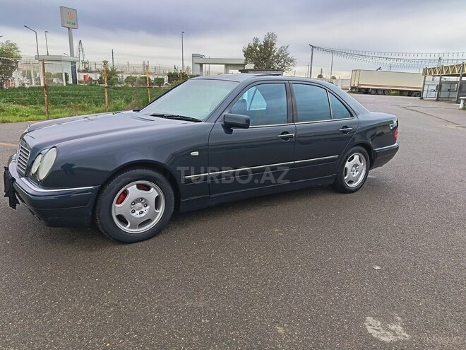 Mercedes E 240 1999, 353,000 km - 2.4 л - Bakı