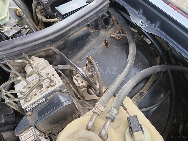 Mercedes E 240 1999, 353,000 km - 2.4 л - Bakı