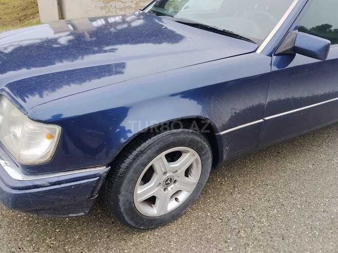 Mercedes E 220 1995, 416,000 km - 2.2 l - Bakı