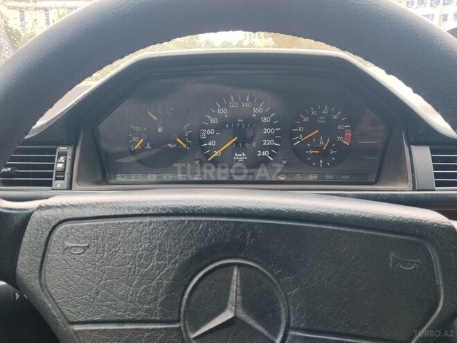 Mercedes E 220 1995, 416,000 km - 2.2 l - Bakı
