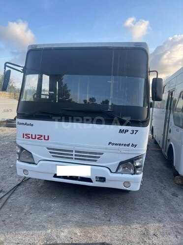 Isuzu NP 37 2011, 450,000 km - 4.3 l - Sumqayıt