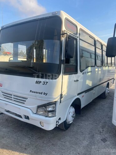 Isuzu NP 37 2011, 450,000 km - 4.3 l - Sumqayıt