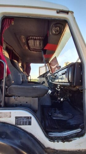 KamAz 6520 1984, 500,000 km - 11.0 l - Salyan