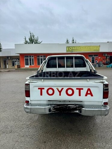 Toyota Hilux 1999, 369,929 km - 3.0 l - Qobustan