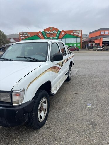 Toyota Hilux 1999, 369,929 km - 3.0 l - Qobustan