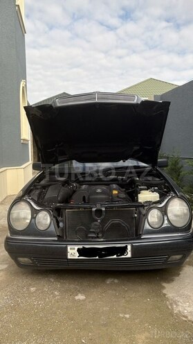 Mercedes E 240 1998, 285,000 km - 2.4 l - Bakı