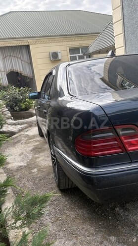 Mercedes E 240 1998, 285,000 km - 2.4 l - Bakı