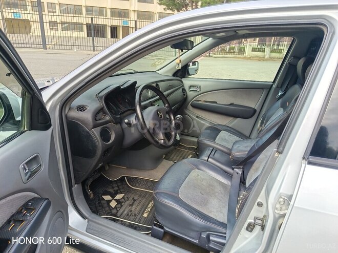 Mitsubishi Airtrek 2002, 299,000 km - 2.4 л - Sumqayıt