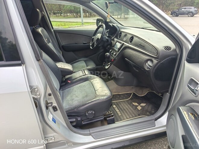Mitsubishi Airtrek 2002, 299,000 km - 2.4 л - Sumqayıt