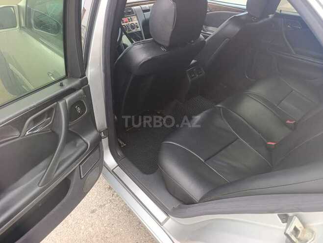 Mercedes E 240 2001, 412,000 km - 2.4 л - Saatlı