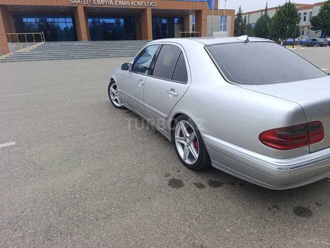 Mercedes E 240 2001, 412,000 km - 2.4 л - Saatlı