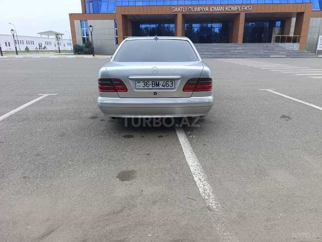 Mercedes E 240 2001, 412,000 km - 2.4 л - Saatlı