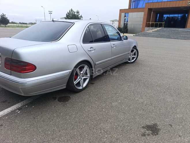 Mercedes E 240 2001, 412,000 km - 2.4 л - Saatlı