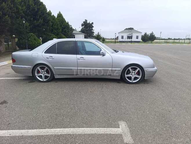 Mercedes E 240 2001, 412,000 km - 2.4 л - Saatlı