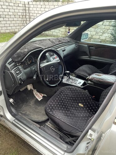 Mercedes E 240 1998, 160,000 km - 2.4 l - Qazax