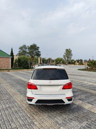 Mercedes GL 500 4MATIC 2013, 110,200 km - 4.7 l - Ucar