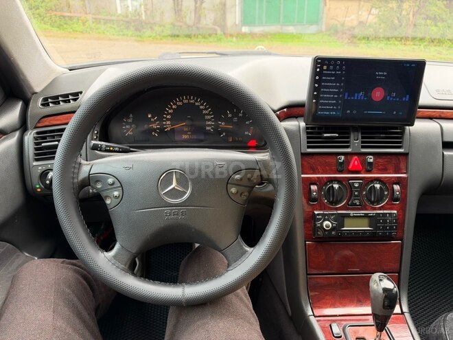 Mercedes E 220 2000, 395,000 km - 2.2 l - Gədəbəy