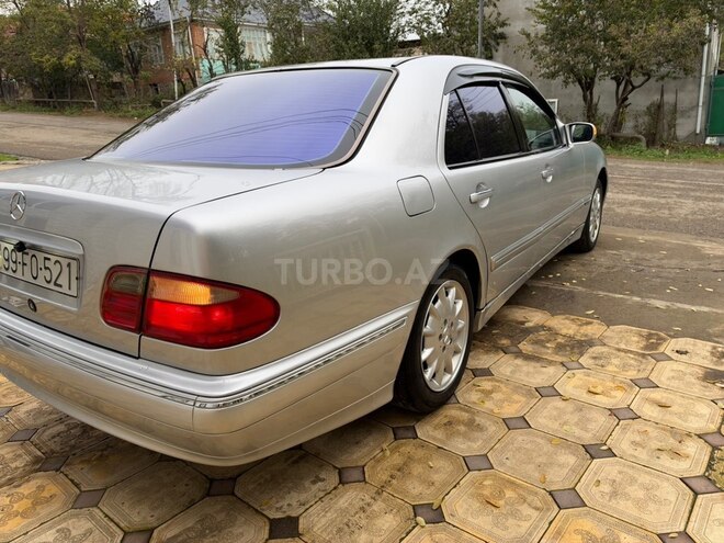 Mercedes E 220 2000, 395,000 km - 2.2 l - Gədəbəy
