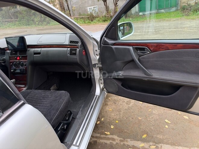 Mercedes E 220 2000, 395,000 km - 2.2 l - Gədəbəy