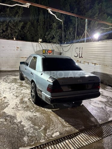 Mercedes 200 E 1986, 300,000 km - 2.0 l - Bakı
