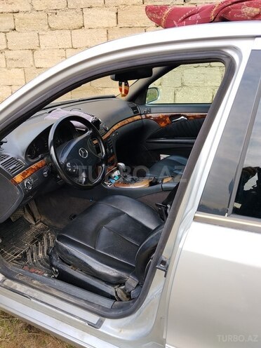 Mercedes E 220 2002, 325,000 km - 2.2 l - Bakı