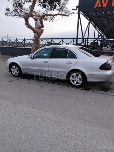 Mercedes E 220 2002, 325,000 km - 2.2 l - Bakı