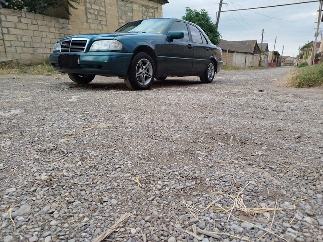 Mercedes C 200 1996, 200,000 km - 2.0 l - Qobustan