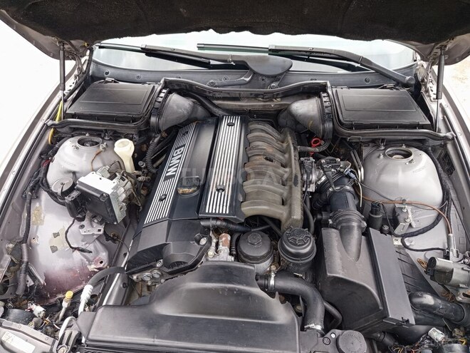 BMW 523 1997, 350,000 km - 2.5 l - Bakı
