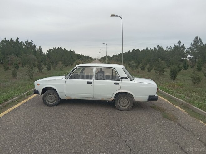 LADA (VAZ) 2107 2005, 95,868 km - 1.6 l - Salyan