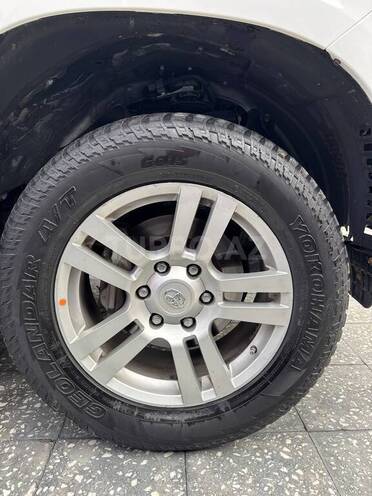 Toyota Land Cruiser Prado 2010, 275,000 km - 4.0 l - Bakı