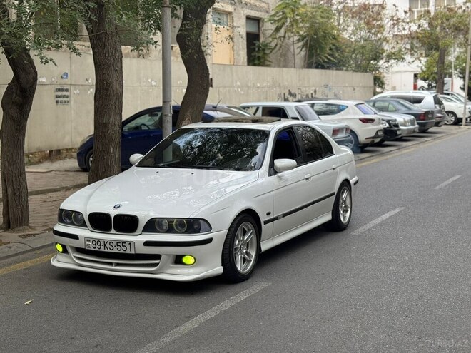 BMW 525 2002, 330,000 km - 2.5 l - Zərdab