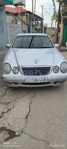 Mercedes E 220 2000, 350,000 km - 2.2 л - Bakı