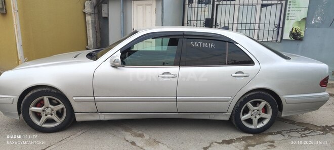 Mercedes E 220 2000, 350,000 km - 2.2 л - Bakı