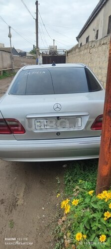 Mercedes E 220 2000, 350,000 km - 2.2 л - Bakı