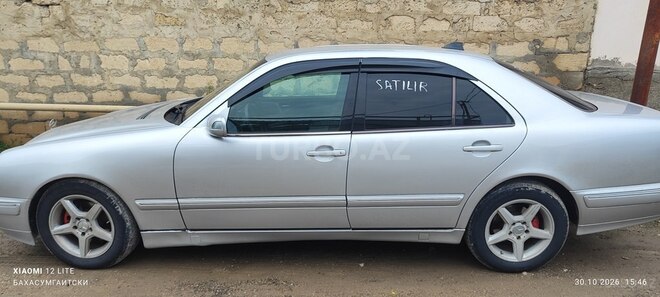 Mercedes E 220 2000, 350,000 km - 2.2 л - Bakı