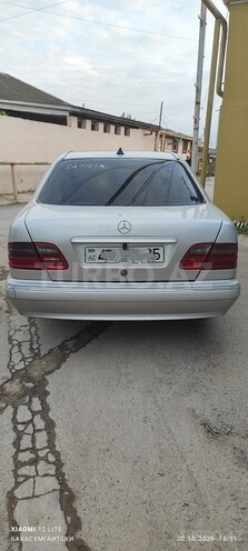 Mercedes E 220 2000, 350,000 km - 2.2 л - Bakı