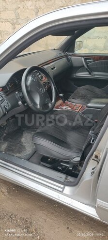 Mercedes E 220 2000, 350,000 km - 2.2 л - Bakı