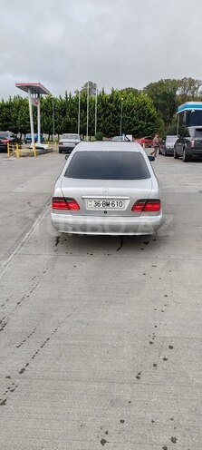 Mercedes E 200 2000, 298,000 km - 2.0 л - Qəbələ