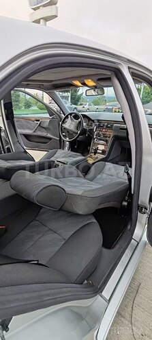 Mercedes E 200 2000, 298,000 km - 2.0 л - Qəbələ