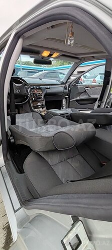 Mercedes E 200 2000, 298,000 km - 2.0 л - Qəbələ